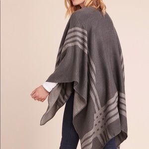 BB Dakota Reversible poncho